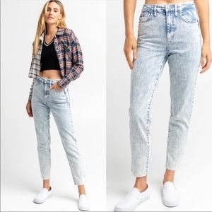 Tilly’s RSQ Vintage Mom Jeans. Sz 9/29